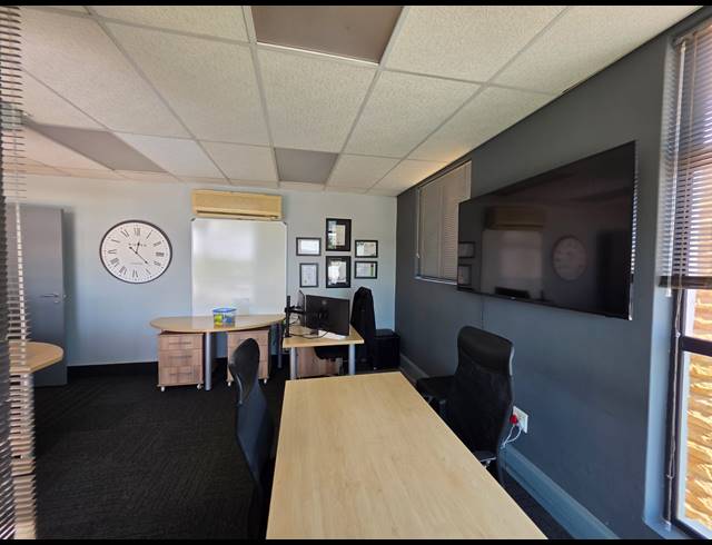 120M² OFFICE TO LET IN LANGENHOVENPARK